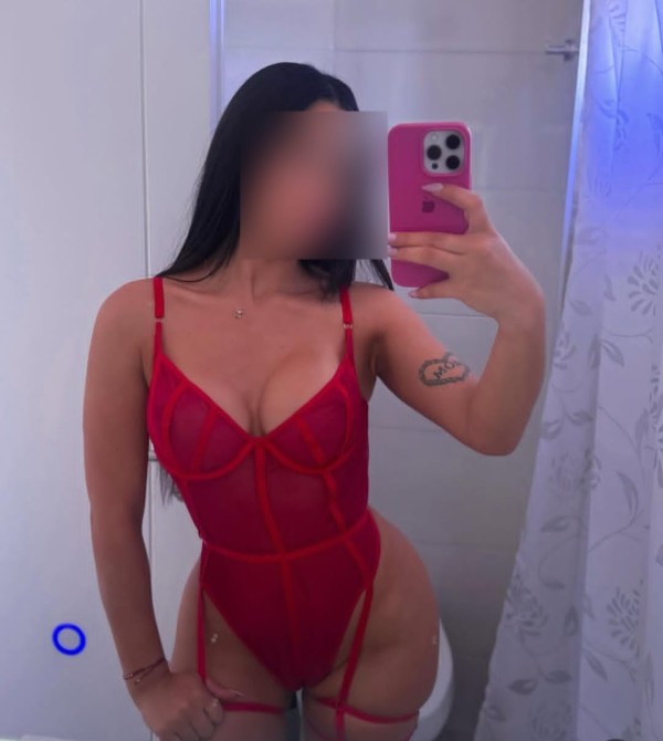 Karol Mientras te corres te la sigo chupando!!