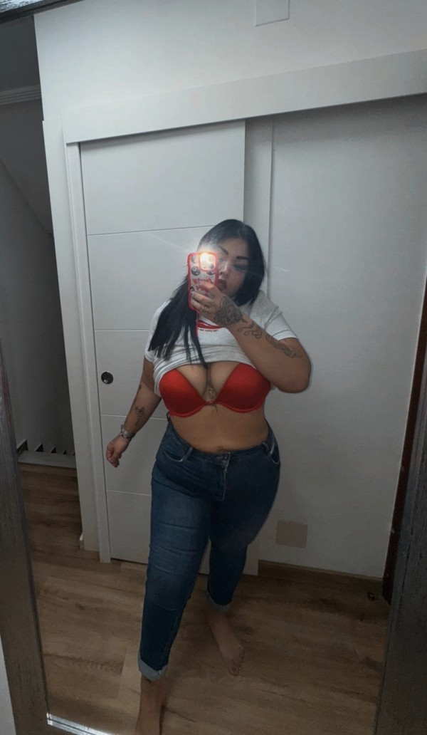 Española morbosa 22 añitos fiestera chochito mojado