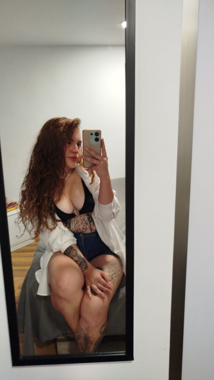 Chica dulce tierna delicada cariñosa