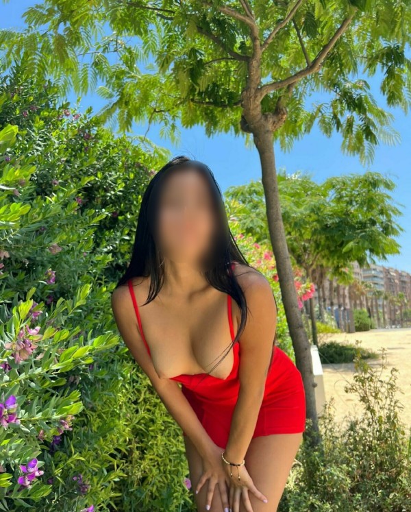 NIÑATA REAL! CALIENTE!! JUGUETONA Y FIESTERA!!!