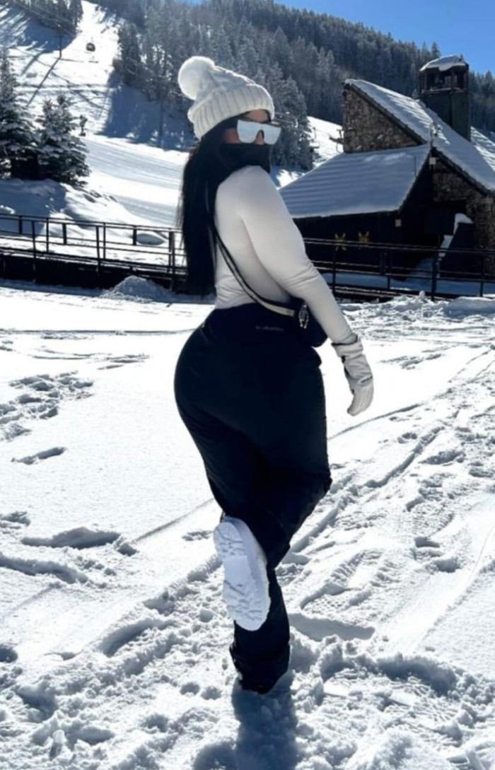 CACHONDA Y CON GANAS DE TI