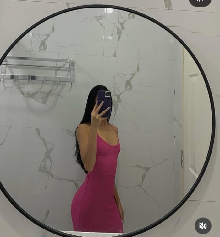 IMPLICADA DELICIOSA ARDIENTE ADICTA AL PLACER