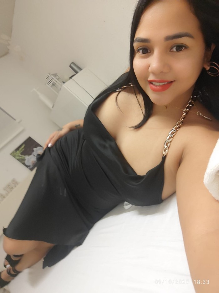 JOVENCITA DESEOSA DE PLACER EN LAS CANTERAS ME ENC