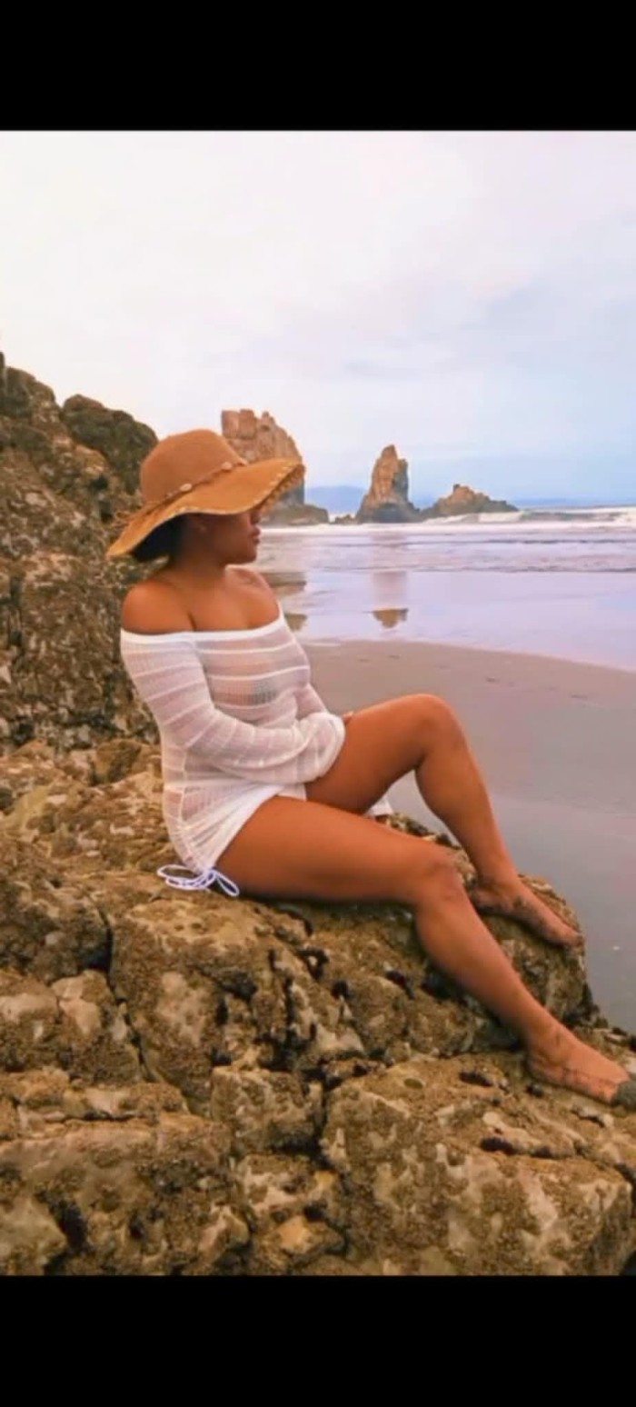 MAS AMOROSA Y ENTREGADA NO VAS A ENCONTRAR