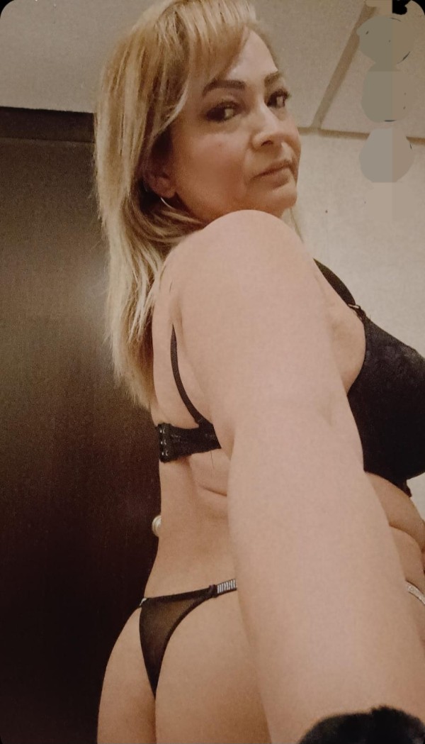 DIANA 55 AÑOS MADURITA TETONA CULONA ENTREGADA PASIONAL