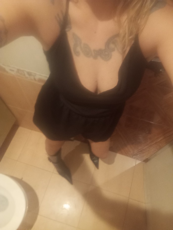 Española 34..mimosa y juguetona particular