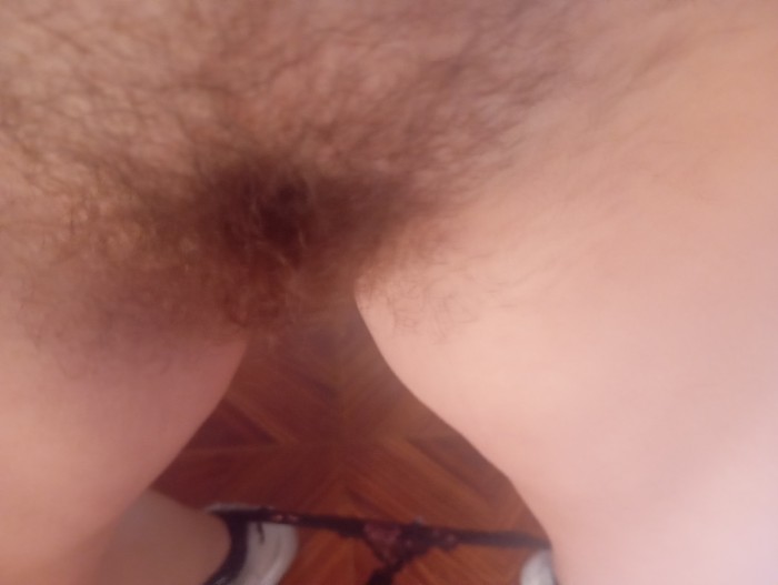 Española 34..mimosa y juguetona particular