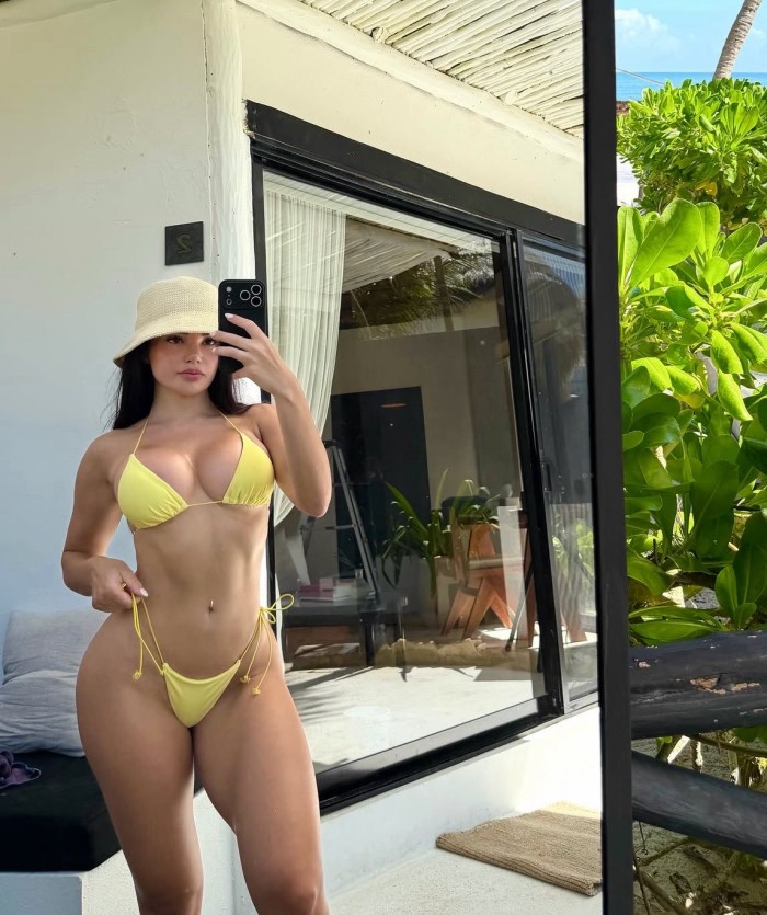 Hermosa chica colombiana dispuesta a todo