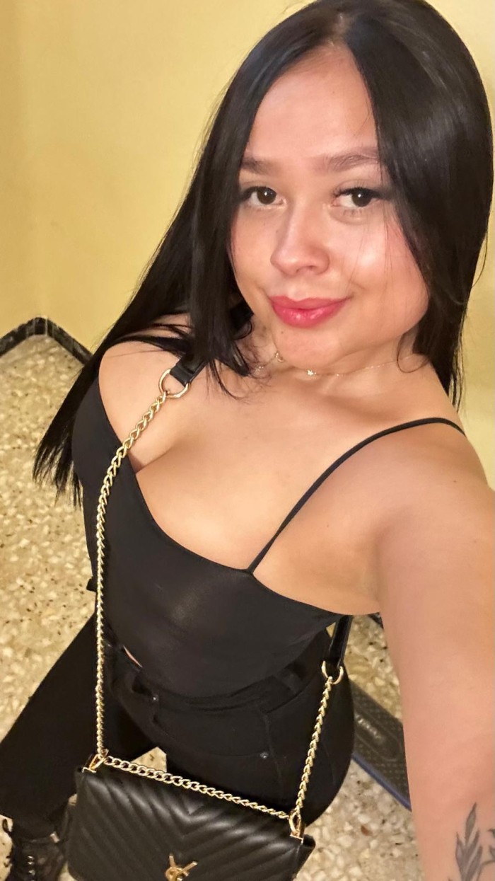 ARDIENTE JOVENCITA LATINA EN NOVELDA! 24H