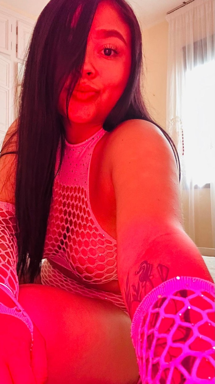 ARDIENTE JOVENCITA LATINA EN NOVELDA! 24H