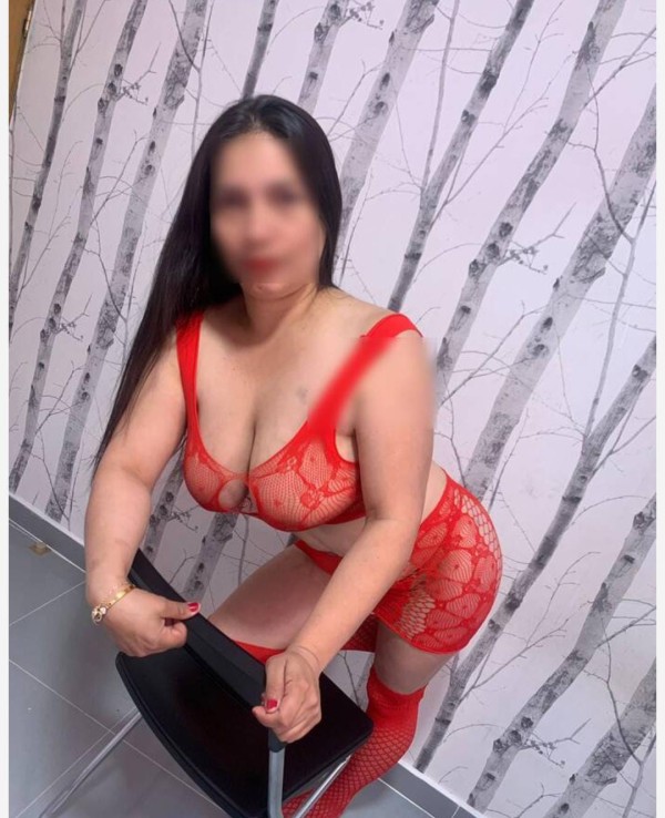 MORBO, GRANDES PECHOS NATURALES. GRIEGO A TOPE