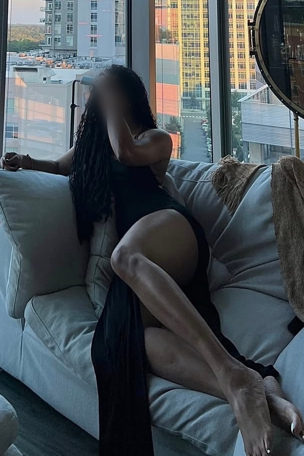 jovencita colombiana recién llegada, QUIERO SEXO!!