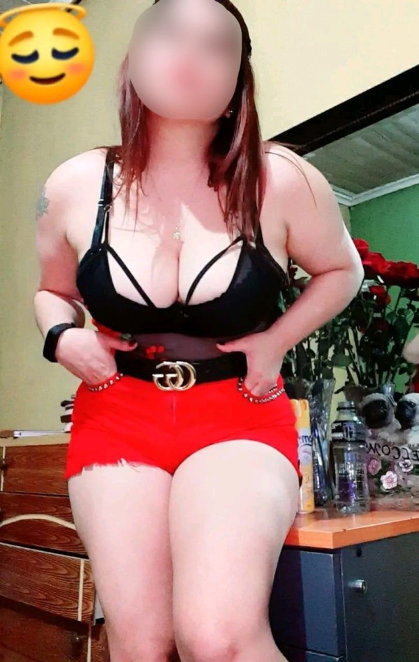 EMILIA 28 años, pasional y MUY complaciente…