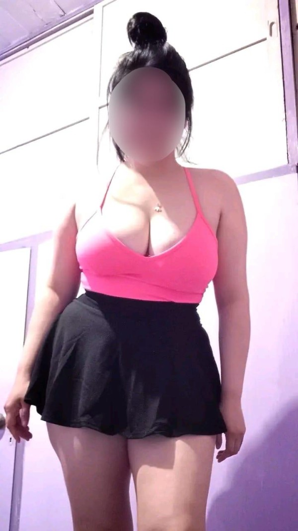 EMILIA 28 años, pasional y MUY complaciente…