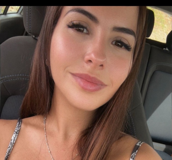 ZAFIRO NOVEDAD GUAPA IMPLICADA JUGUETONA EN TORREMOLINOS