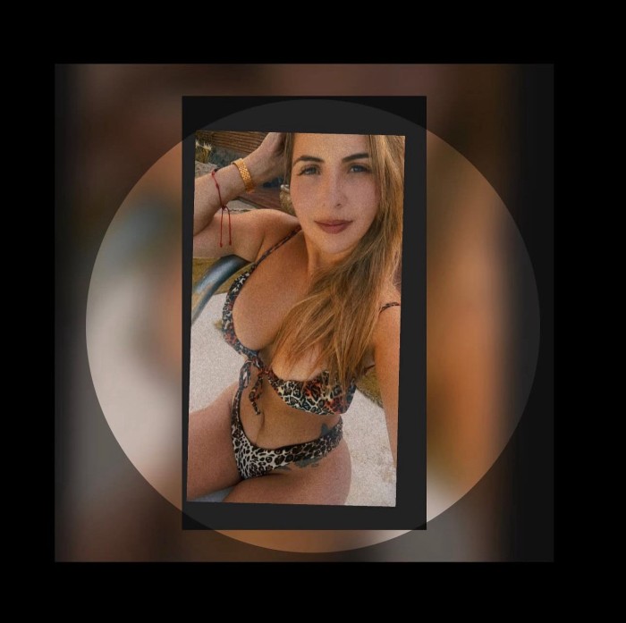 ZAFIRO NOVEDAD GUAPA IMPLICADA JUGUETONA EN TORREMOLINOS