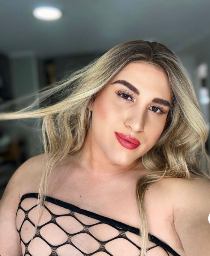 TRANS FEMENINA POLLONA COMPLACIENTE EN LINARES