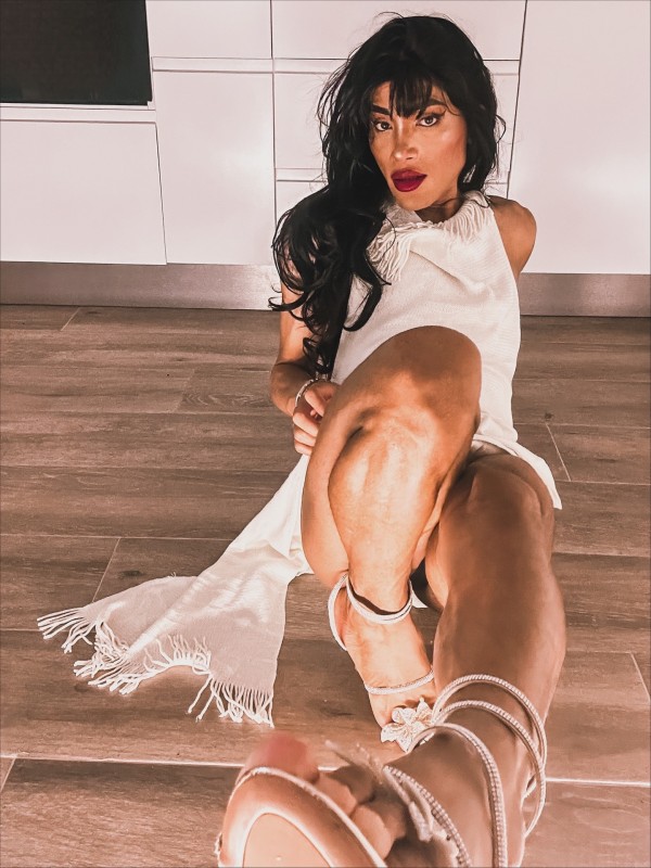 Brasileña masaje final feliz, morenaza con mucho morbo, sin prisa