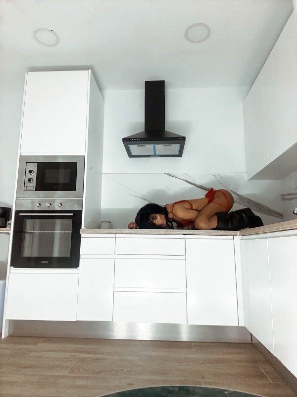 Brasileña masaje final feliz, morenaza con mucho morbo, sin prisa