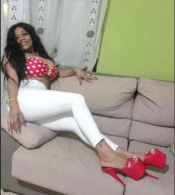 EN ISLA CHICA SEXO FIESTA A TOPE CACHONDA ARDIENTE