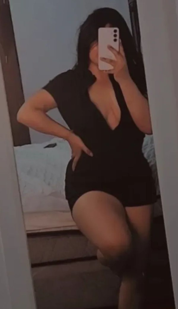 Hermosa Latina de paso por tu ciudad