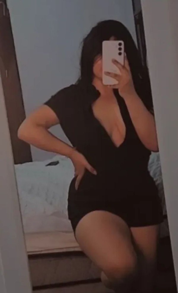 Hermosa Latina de paso por tu ciudad