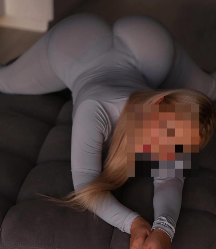 RUBIA MUY GUAPA ..FRANCES EL MEJOR