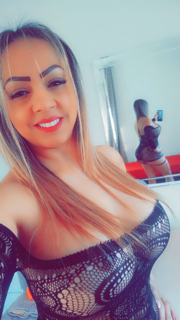 Amiguitas latinas  ! Vente a visitarnos!! 24/7 / Salidas 24H