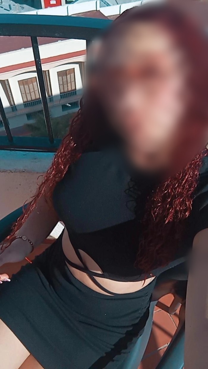 LATINA EN MOTRIL CARIÑOSA Y COMPLACIENTE