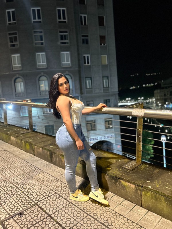 BELLA MUJER COLOMBIANA
