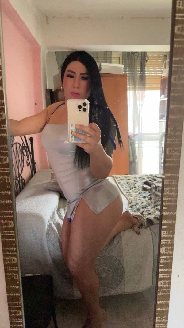 CHICA LATINA AlTA. COLOMBIANA VERSÁTIL CAÑERA POLLONA FIESTERA