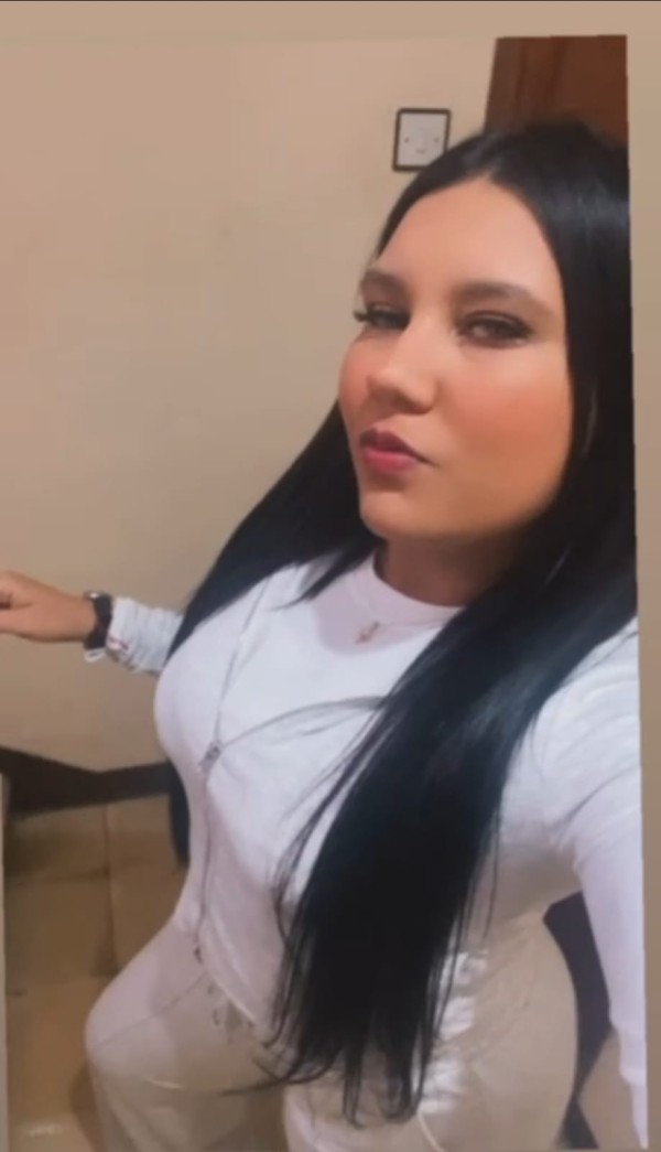 Valeria ARDIENTE DE CURVAS PERFECTAS