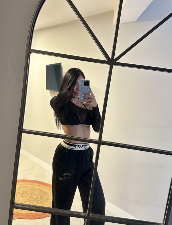 VICKY TU MODELITO RECIÉN LLEGADA LATINA FIESTERA