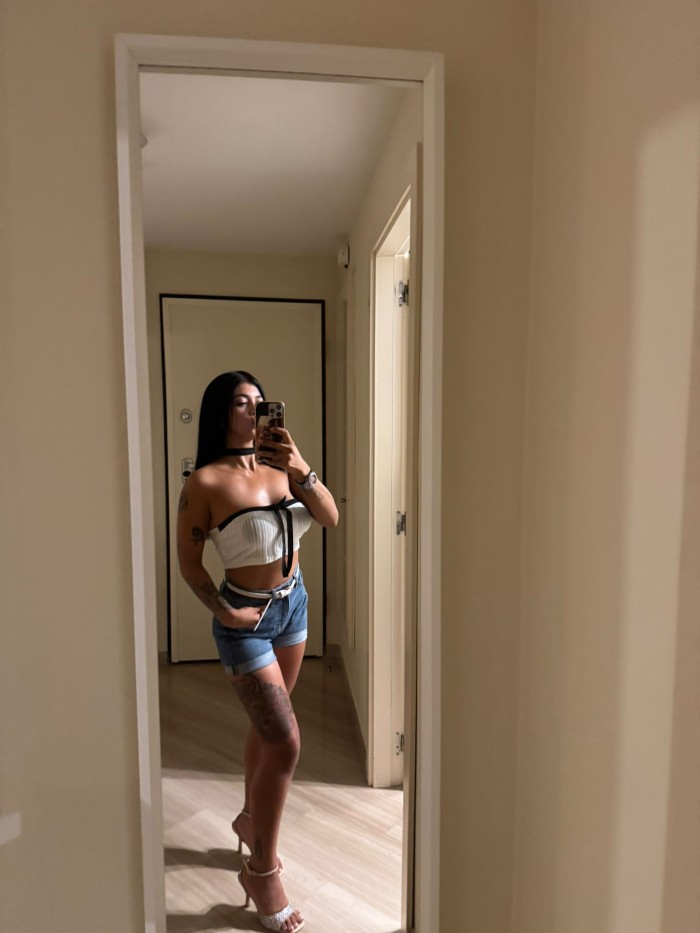 tu dulce chica muy cariñosa…