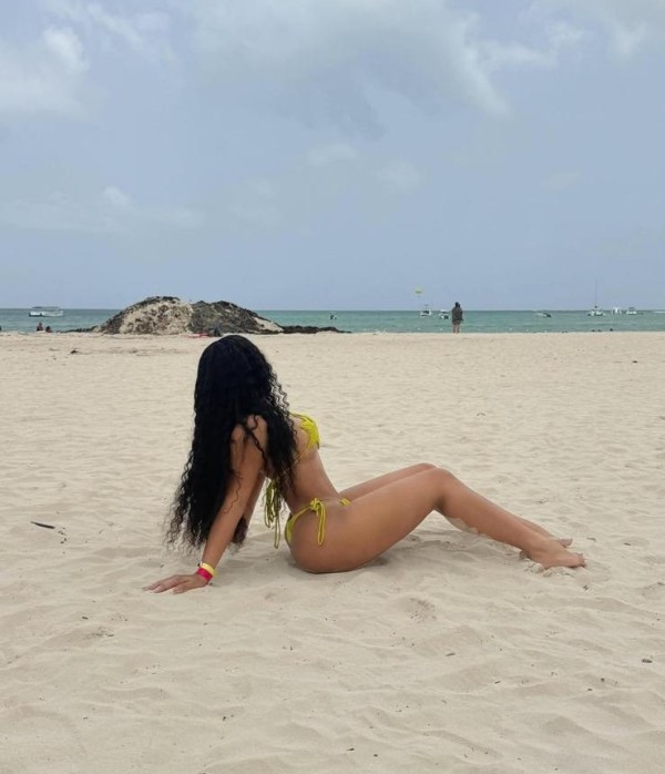 Clítoriana juguetona morbosa fiestera bergara