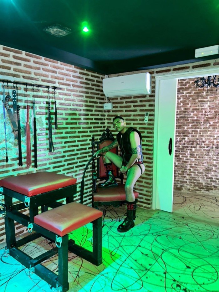 Acompañante elegante muy cañero y versatil