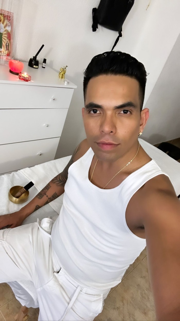 Acompañante elegante muy cañero y versatil