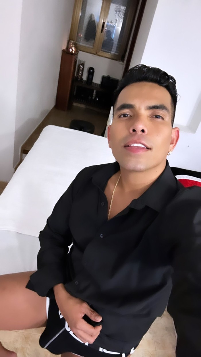 Acompañante elegante muy cañero y versatil