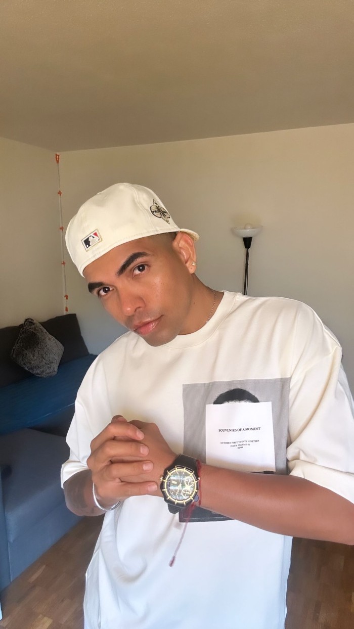 Acompañante elegante muy cañero y versatil