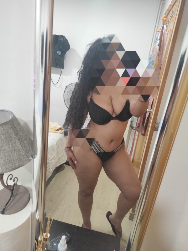 ARDIENTE Y JUGOSA DOMINCANA, LISTA PARA EL PLACER