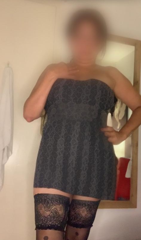 DE REGRESO LAURA !! MADURITA MORBOSA CACHONDA FOGOSA IMPILICADA EN LOGROÑO