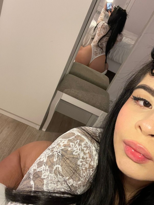 BILBAO CENTRO JOVENCITA ALEXIA MORENA BESO NEGRO REAL PAPASITO VEN  FOLLAME