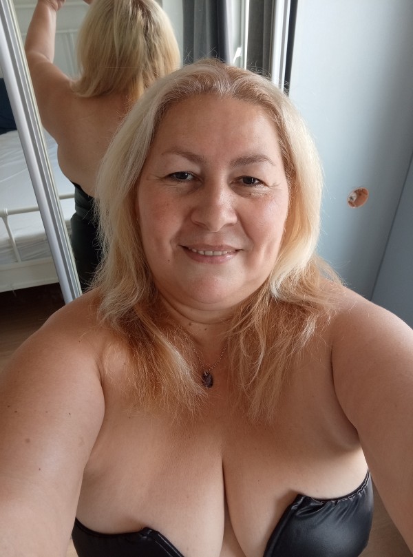 Milf gordita sin depilar