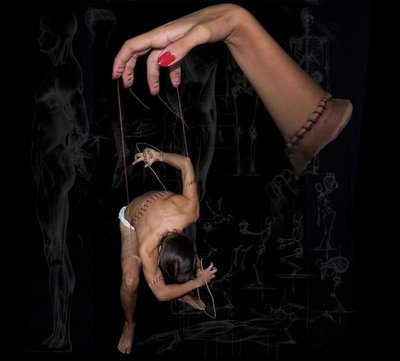 DOMINA MADURA,TORTURA GENITALES,PINZAS,ATADURAS,PU