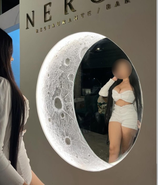 Soy una chica, juguetona, alegre ven a pasar un momento conmigo