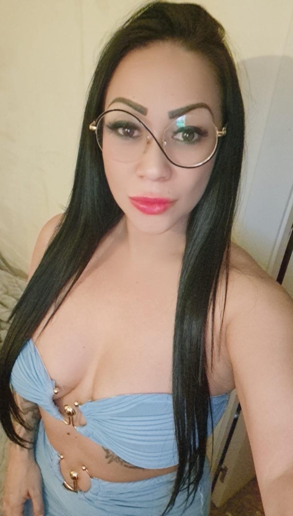 LOLITA MUY ARDIENTE TE CHUPO LA POLLA Y LOS HUEVOS DE LOCURA