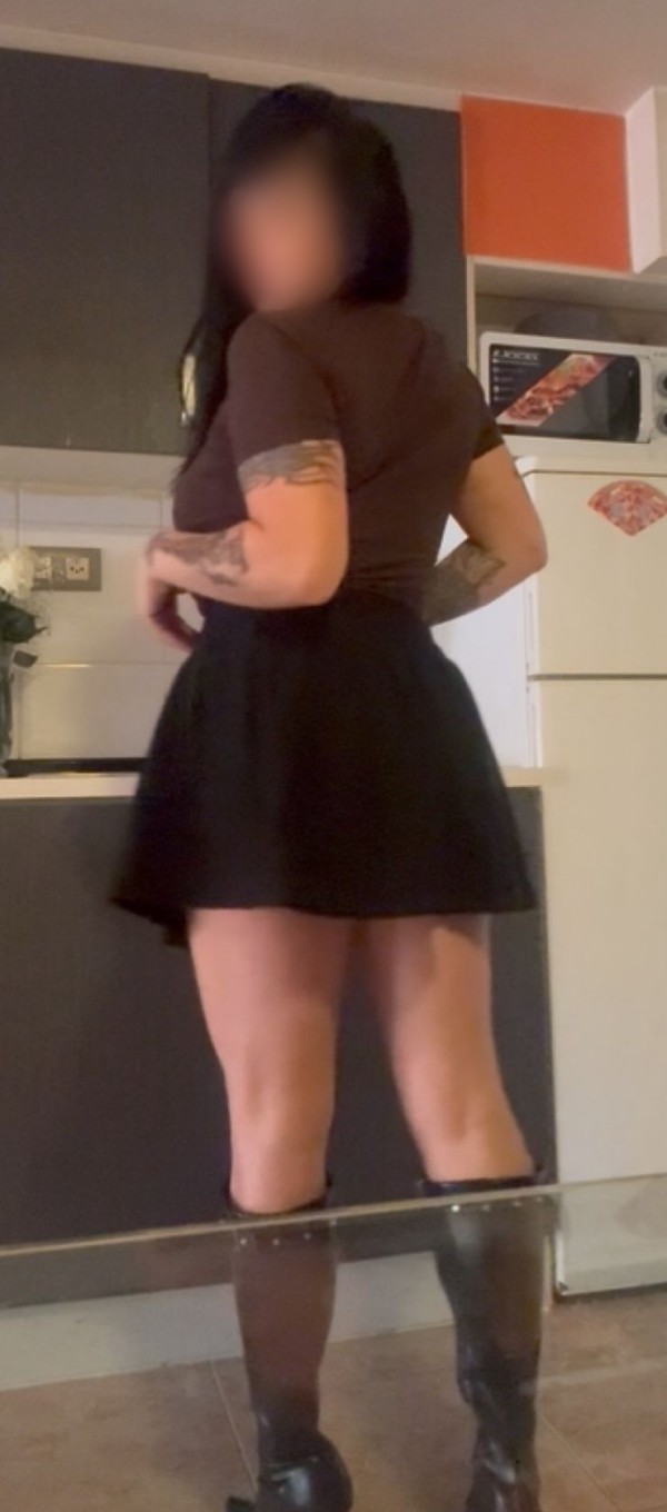 URUGUAYA SOLA EN MI CASA CON ENTRADA INDEPENDIENTE CALLE DISCRETA