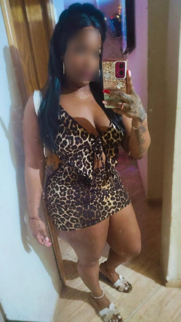 KENDRA, DULCE COQUETA Y MUY MORBOSA