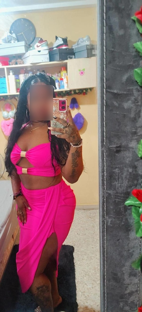 KENDRA, DULCE COQUETA Y MUY MORBOSA