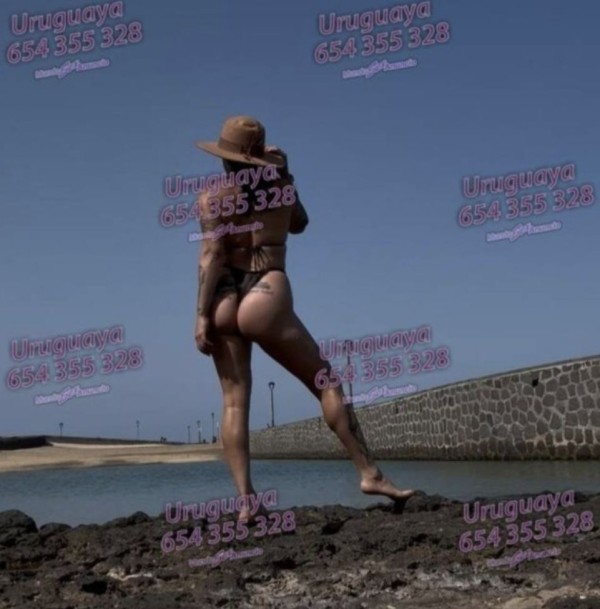 URUGUAYA SOLA EN MI CASA CON ENTRADA INDEPENDIENTE CALLE DISCRETA